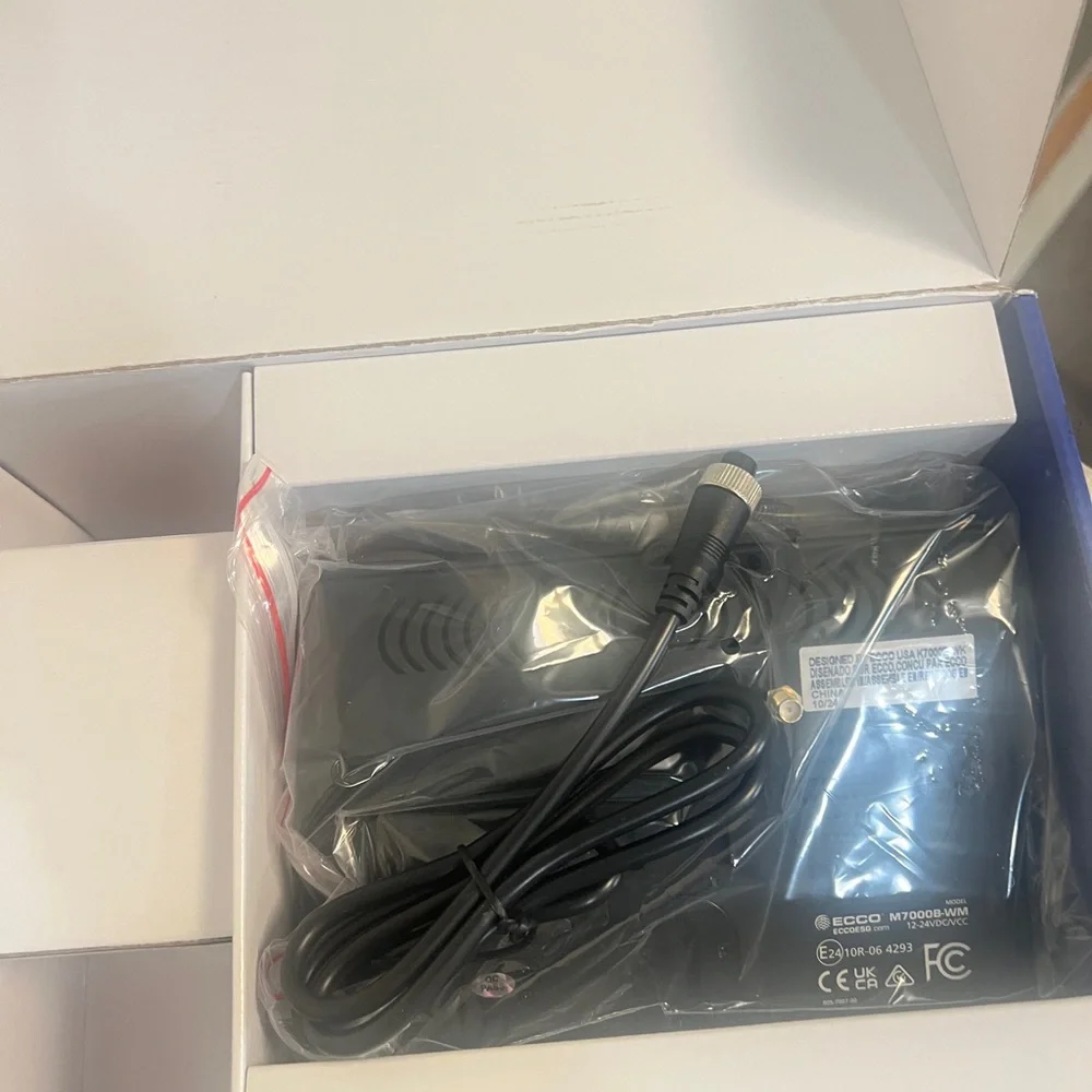 Ecco K7000B‎ Dashboard Video Camera Kit 7 Inch Lcd Monitor And Camera Kit
